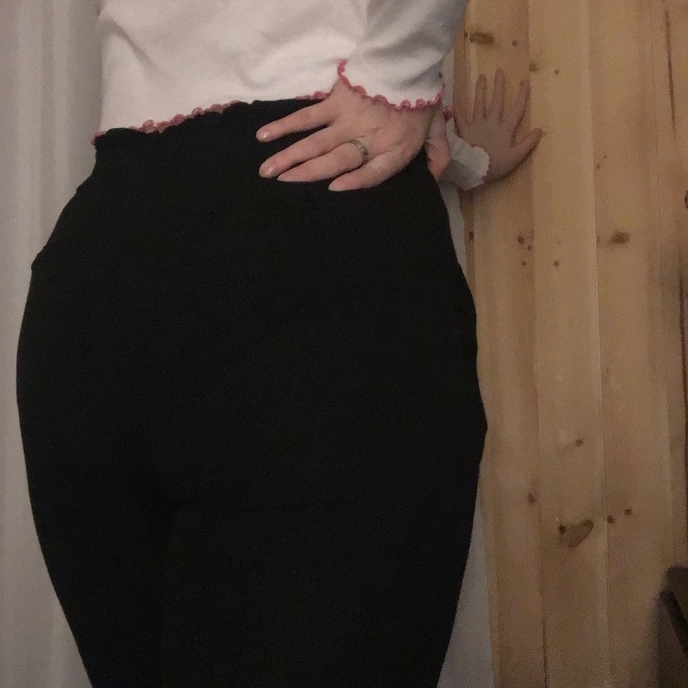 Black capris pants
